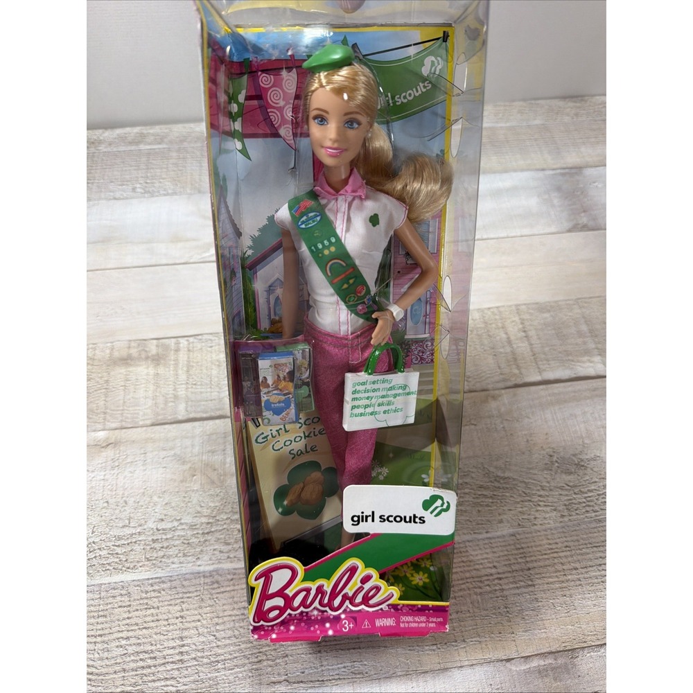 2013 Mattel Girl Scouts Barbie Doll Blonde NRFB New‎ in Box Collector Edition